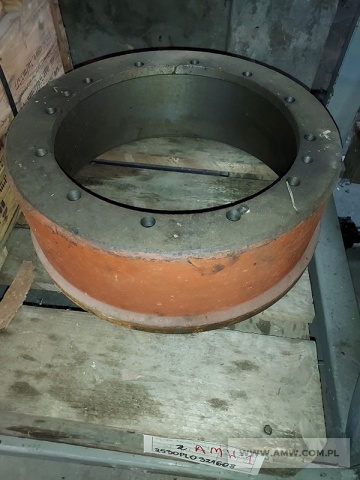 Części zamienne i akcesoria do sprzętu inż.-sap. - pakiet zawierający 48 poz. asort. (wg oddzielnego wykazu), w tym m.in.: chłodnice oleju, chłodnice wody, pompy olejowe, silnik spalinowy typ 166, zęby zrywarki itp. 